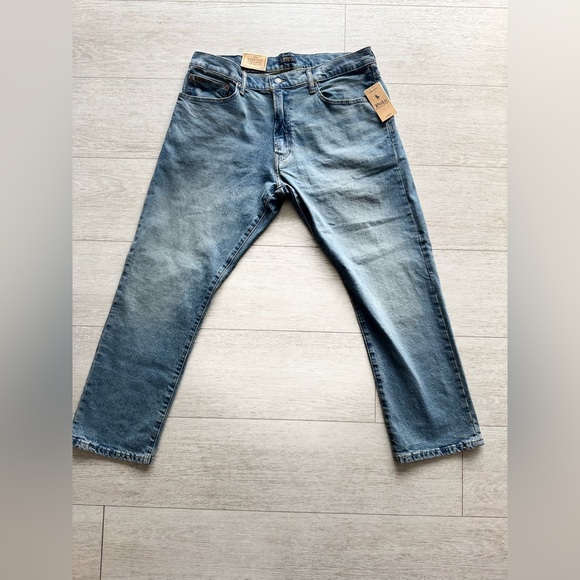 NWT Polo Ralph Lauren Light Blue Hampton Relaxed Straight Jeans - Picture 1 of 3